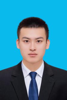 陈冠丞蓝底正装照